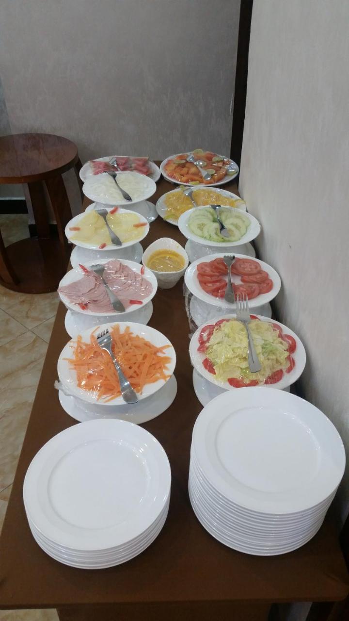 Marcen Addis Hotel Bagian luar foto