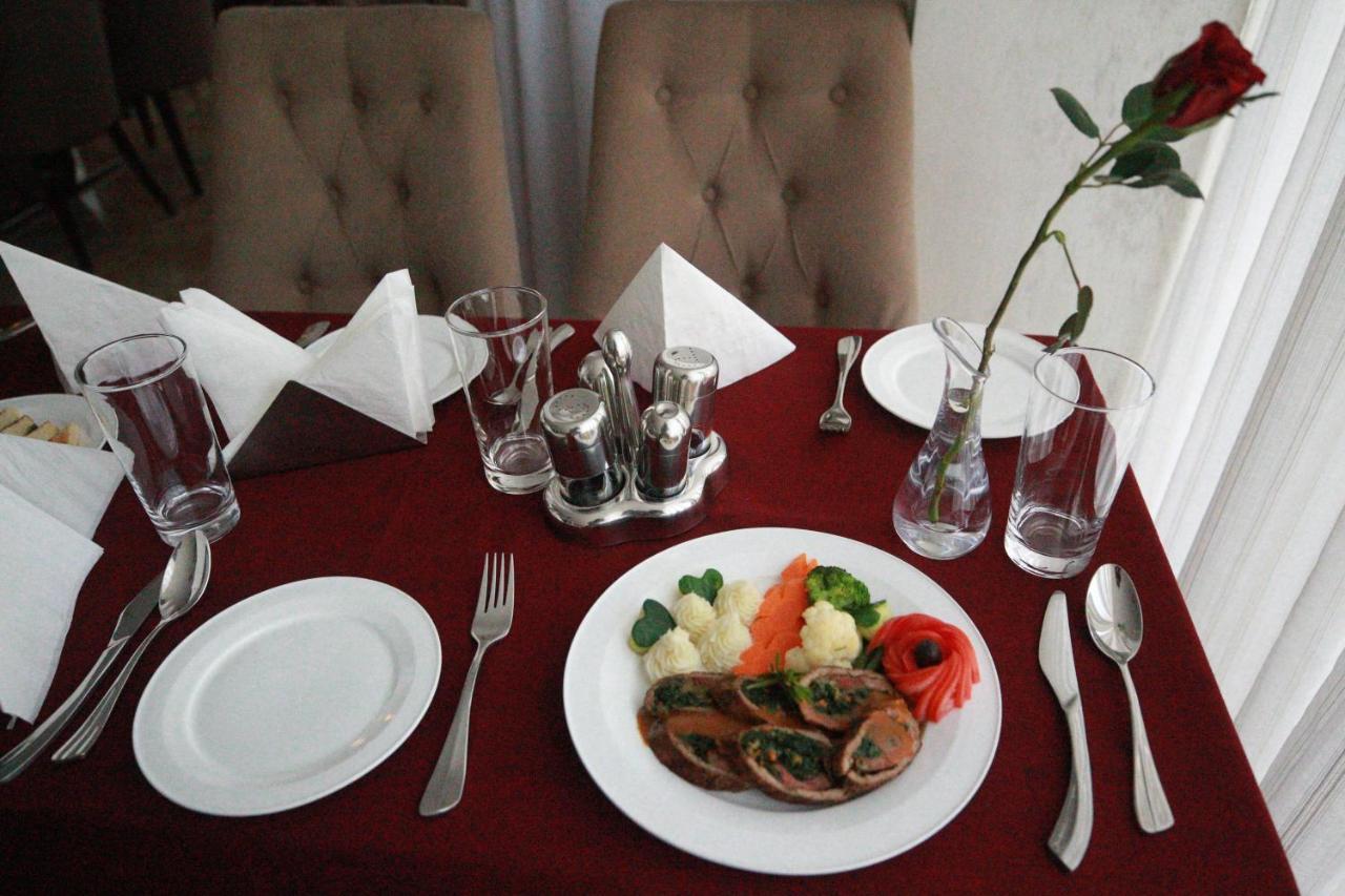 Marcen Addis Hotel Bagian luar foto