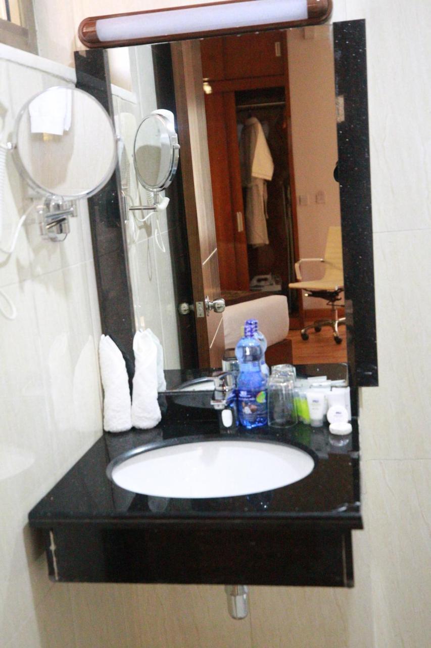 Marcen Addis Hotel Bagian luar foto