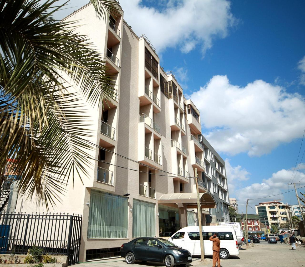 Marcen Addis Hotel Bagian luar foto